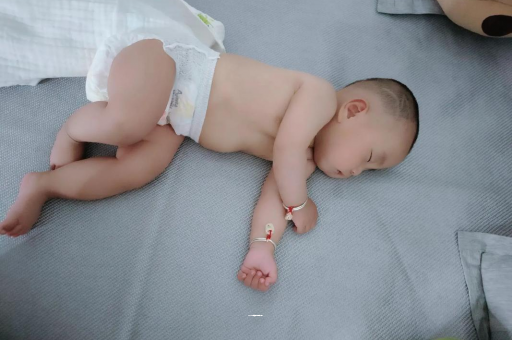 代怀包生男孩医院为什么孕妇脚长湿疹